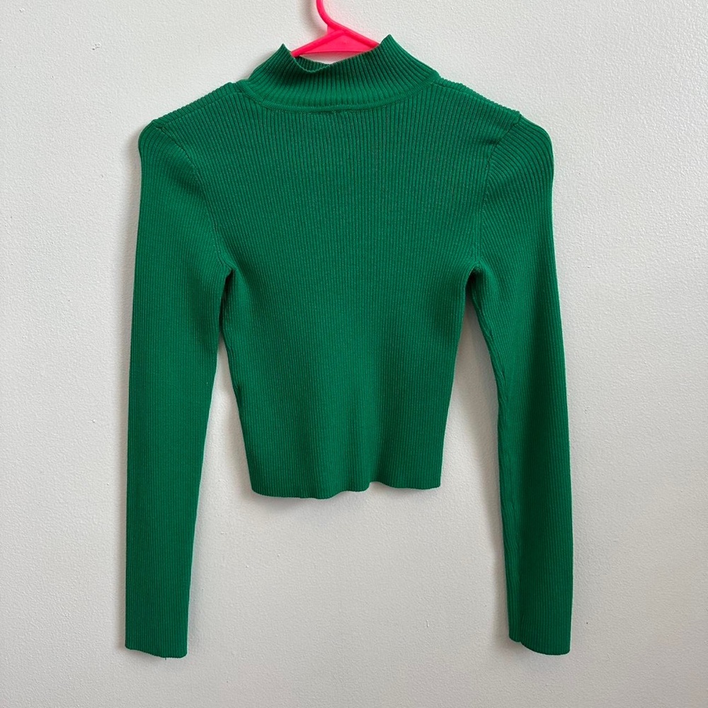 H&M Ribbed Turtleneck Top - Picture 2 of 6